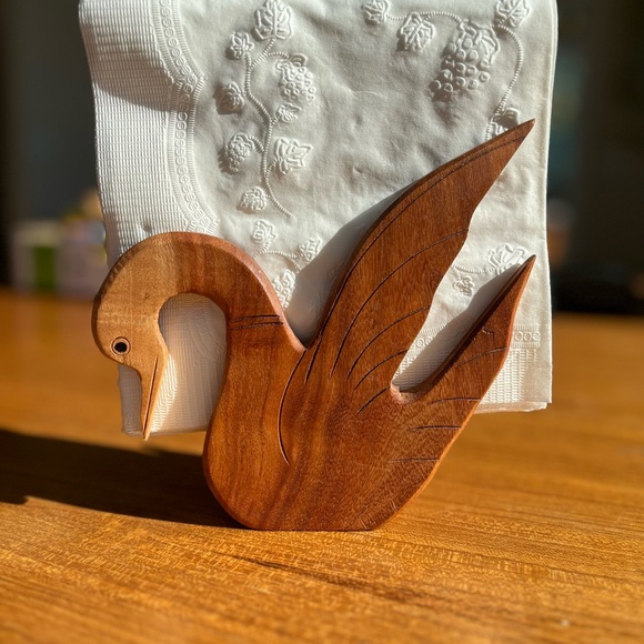 Wooden swan napkin holder - Picture 4 of 4